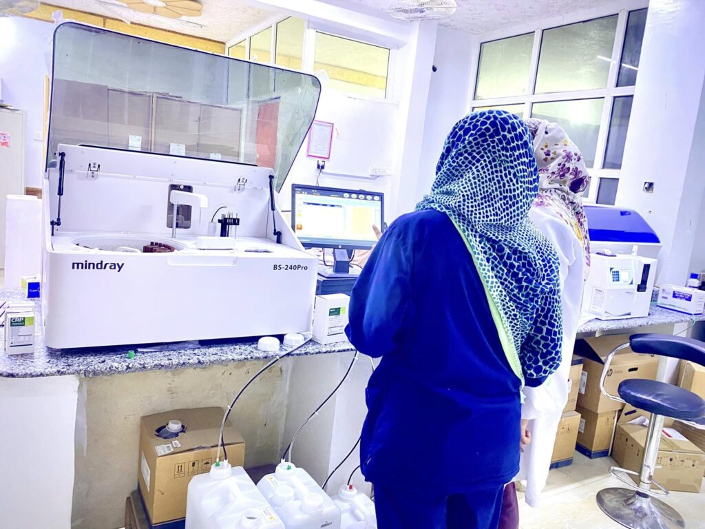 اجهزة حديثة بمستشفى أطباء بورتسودان